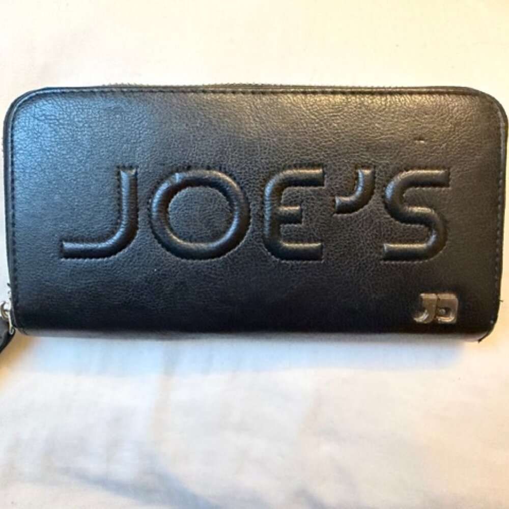 Joe’s Jeans Black Zip Wallet – Pre-Owned